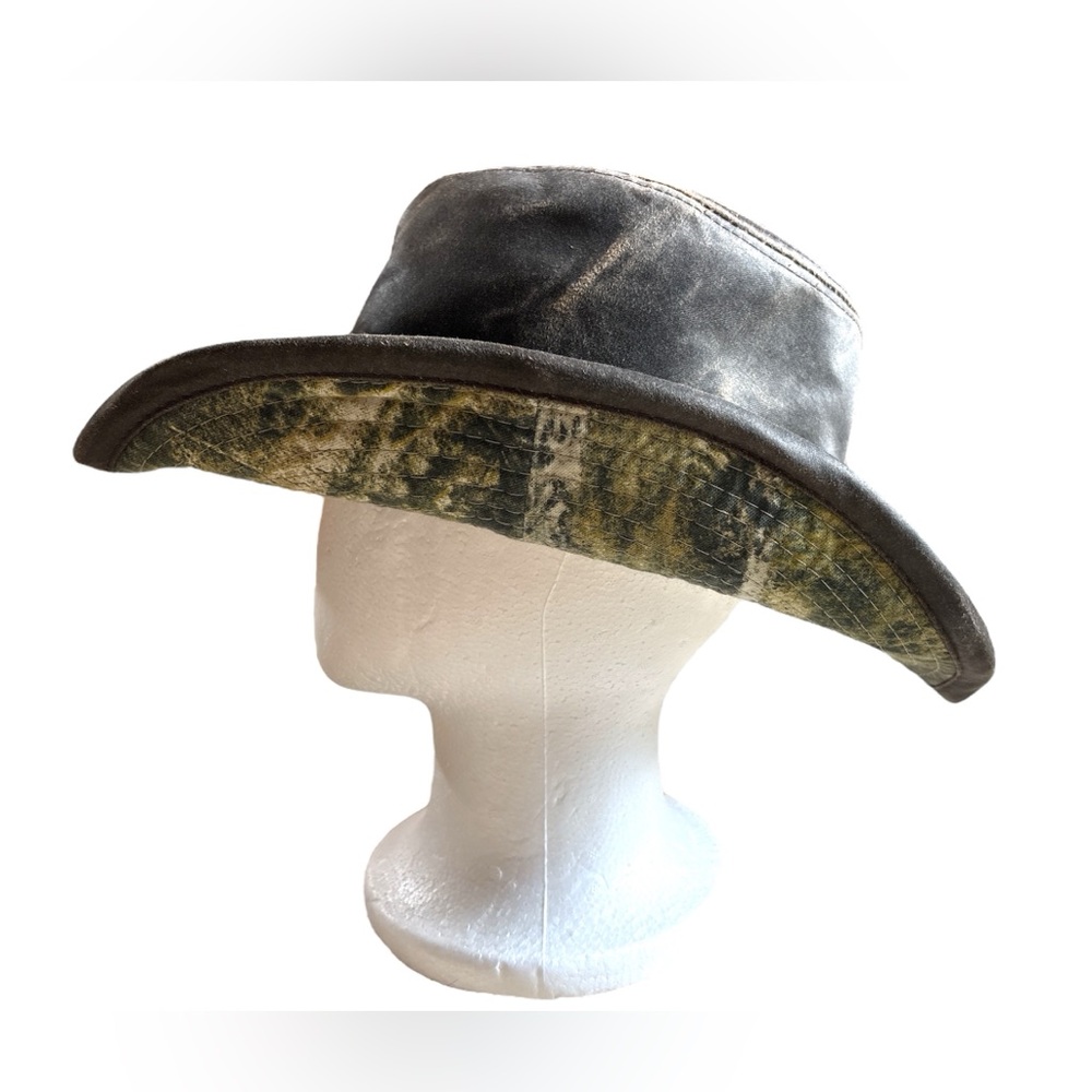 Mossy Oak Outdoor Cap Co. Camo Brim‎ Hat S/M Black Water Resistant Preowned
